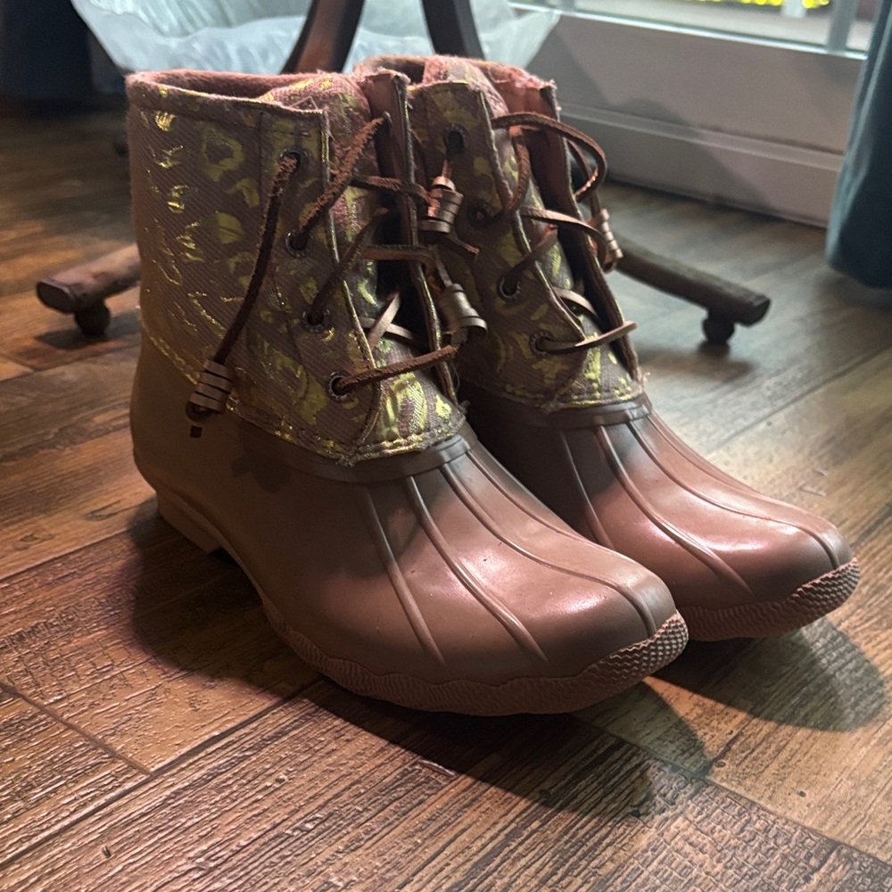 Sperry Women's Saltwater Metallic Jacquard Duck Boot